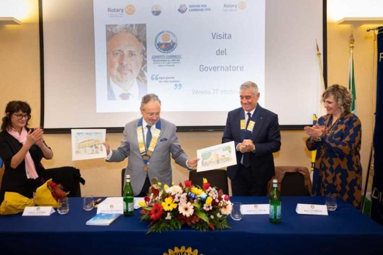 Gianvito Giannelli , Governatore del distretto 2120, in visita al Rotary club Venosa